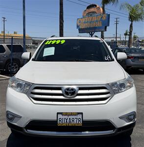 2011 Toyota Highlander Limited - Photo 2 - Bakersfield, CA 93305