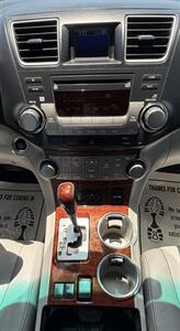 2011 Toyota Highlander Limited - Photo 24 - Bakersfield, CA 93305