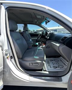 2011 Toyota Highlander Limited - Photo 17 - Bakersfield, CA 93305