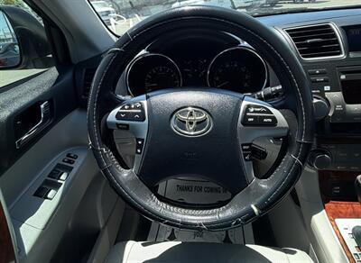 2011 Toyota Highlander Limited - Photo 23 - Bakersfield, CA 93305