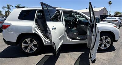2011 Toyota Highlander Limited - Photo 16 - Bakersfield, CA 93305