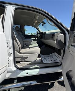 2009 GMC Sierra 2500HD SLE   - Photo 14 - Bakersfield, CA 93301