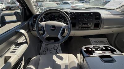 2009 GMC Sierra 2500HD SLE   - Photo 17 - Bakersfield, CA 93301