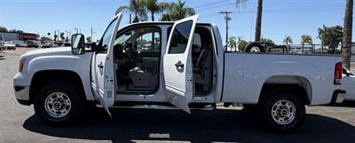 2009 GMC Sierra 2500HD SLE   - Photo 5 - Bakersfield, CA 93301