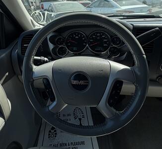 2009 GMC Sierra 2500HD SLE   - Photo 18 - Bakersfield, CA 93301