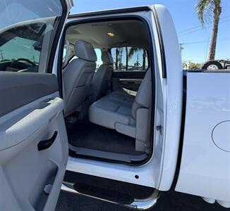 2009 GMC Sierra 2500HD SLE   - Photo 8 - Bakersfield, CA 93301