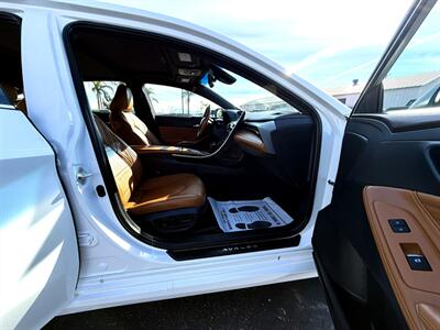 2021 Toyota Avalon Hybrid Limited - Photo 15 - Bakersfield, CA 93301