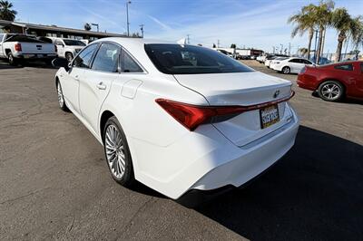 2021 Toyota Avalon Hybrid Limited - Photo 8 - Bakersfield, CA 93301