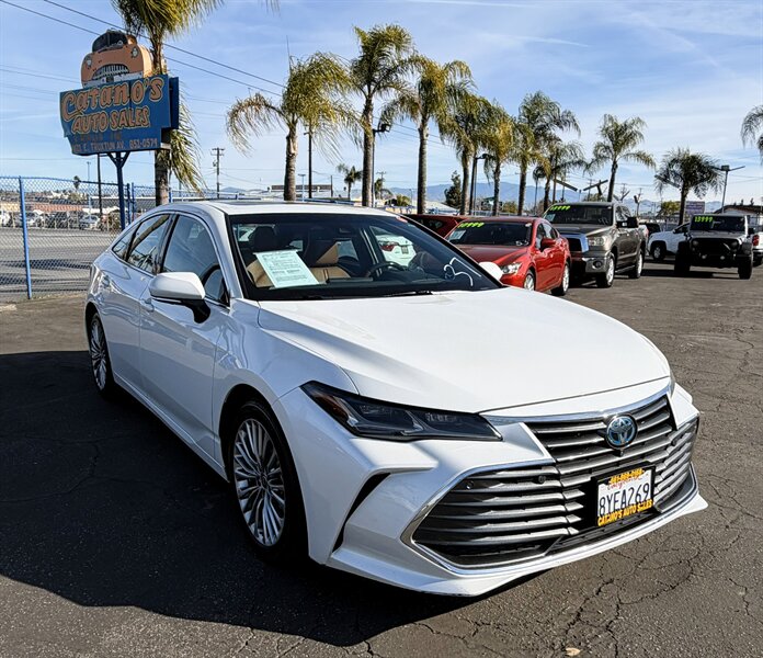 2021 Toyota Avalon Limited's photo