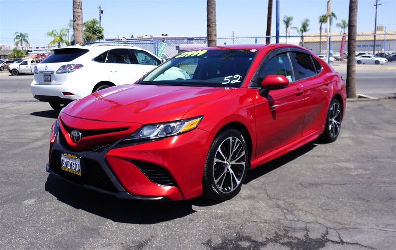 2020 Toyota Camry SE  