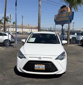 2019 Toyota Yaris   - Photo 2 - Bakersfield, CA 93301