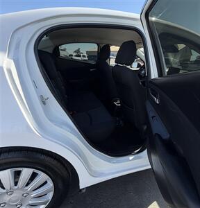 2019 Toyota Yaris   - Photo 17 - Bakersfield, CA 93301