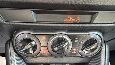 2019 Toyota Yaris   - Photo 22 - Bakersfield, CA 93301