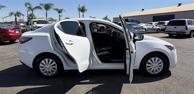 2019 Toyota Yaris   - Photo 15 - Bakersfield, CA 93301