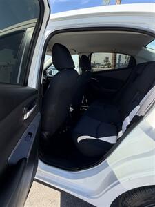 2019 Toyota Yaris   - Photo 7 - Bakersfield, CA 93301