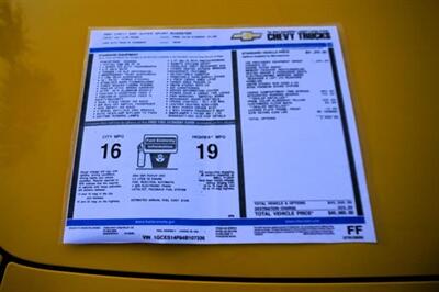 2004 Chevrolet SSR   - Photo 11 - Bakersfield, CA 93305
