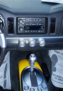 2004 Chevrolet SSR   - Photo 9 - Bakersfield, CA 93305