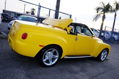 2004 Chevrolet SSR   - Photo 4 - Bakersfield, CA 93305