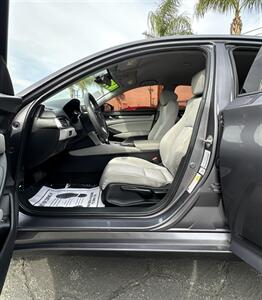 2018 Honda Accord LX   - Photo 6 - Bakersfield, CA 93305