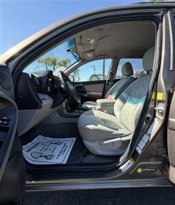 2011 Toyota RAV4   - Photo 6 - Bakersfield, CA 93305