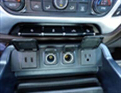 2017 GMC Sierra 1500 SLT Crew Cab Short Box 4WD   - Photo 12 - Bakersfield, CA 93305