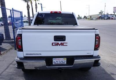2017 GMC Sierra 1500 SLT Crew Cab Short Box 4WD   - Photo 4 - Bakersfield, CA 93305