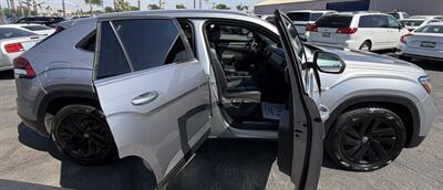 2022 Volkswagen Atlas Cross Sport V6 SE - Photo 16 - Bakersfield, CA 93305
