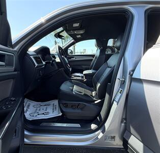 2022 Volkswagen Atlas Cross Sport V6 SE - Photo 6 - Bakersfield, CA 93305
