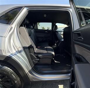 2022 Volkswagen Atlas Cross Sport V6 SE - Photo 18 - Bakersfield, CA 93305
