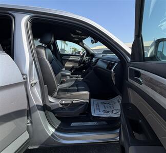 2022 Volkswagen Atlas Cross Sport V6 SE - Photo 17 - Bakersfield, CA 93305