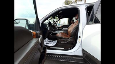 2019 Ford F-150 King Ranch   - Photo 6 - Bakersfield, CA 93305