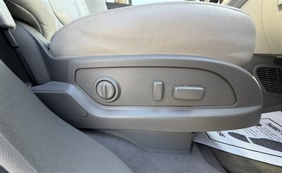 2017 GMC Acadia Limited - Photo 24 - Bakersfield, CA 93305