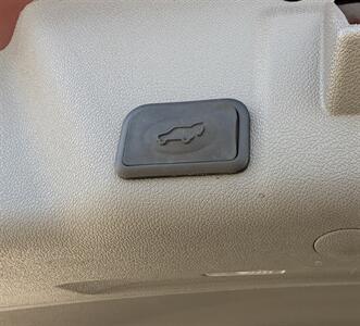 2017 GMC Acadia Limited - Photo 19 - Bakersfield, CA 93305