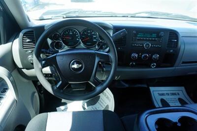 2009 Chevrolet Silverado 3500 Work Truck Crew Cab 2WD   - Photo 10 - Bakersfield, CA 93305