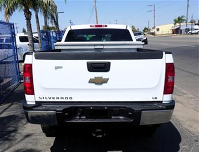 2009 Chevrolet Silverado 3500 Work Truck Crew Cab 2WD   - Photo 4 - Bakersfield, CA 93305