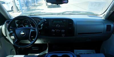 2009 Chevrolet Silverado 3500 Work Truck Crew Cab 2WD   - Photo 9 - Bakersfield, CA 93305