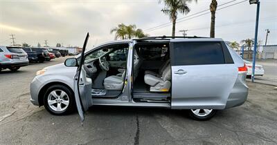 2012 Toyota Sienna LE 8-Passenger   - Photo 5 - Bakersfield, CA 93305