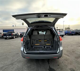 2012 Toyota Sienna LE 8-Passenger   - Photo 11 - Bakersfield, CA 93305