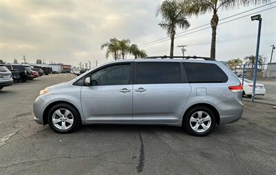 2012 Toyota Sienna LE 8-Passenger   - Photo 4 - Bakersfield, CA 93305