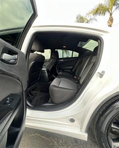 2018 Dodge Charger SXT - Photo 7 - Bakersfield, CA 93301