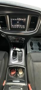 2018 Dodge Charger SXT - Photo 21 - Bakersfield, CA 93301