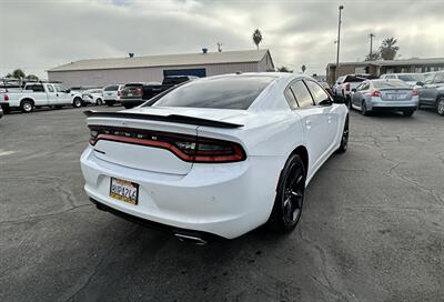 2018 Dodge Charger SXT - Photo 12 - Bakersfield, CA 93301