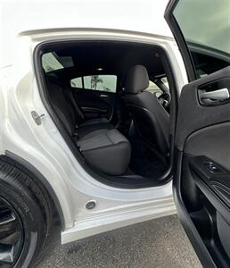 2018 Dodge Charger SXT - Photo 16 - Bakersfield, CA 93301