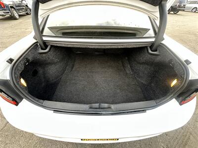 2018 Dodge Charger SXT - Photo 11 - Bakersfield, CA 93301