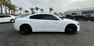 2018 Dodge Charger SXT - Photo 13 - Bakersfield, CA 93301