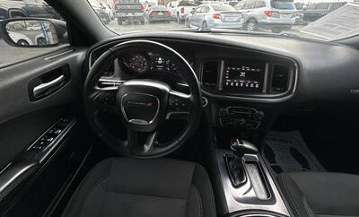 2018 Dodge Charger SXT - Photo 18 - Bakersfield, CA 93301