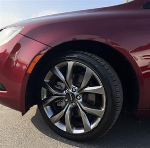 2015 Chrysler 200 S   - Photo 23 - Bakersfield, CA 93305