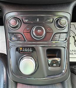 2015 Chrysler 200 S   - Photo 21 - Bakersfield, CA 93305
