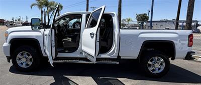 2016 GMC Sierra 2500 Denali   - Photo 5 - Bakersfield, CA 93301