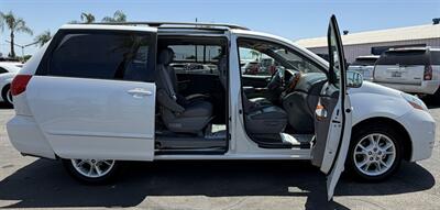 2006 Toyota Sienna XLE 7 Passenger - Photo 18 - Bakersfield, CA 93305